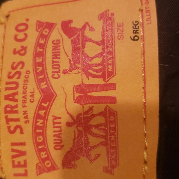 Levi's little boy's shorts - Picture 7 of 7